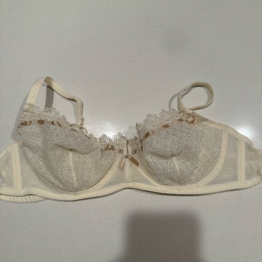 Intimissimi Black Lace Balconette bra 38C Lingerie